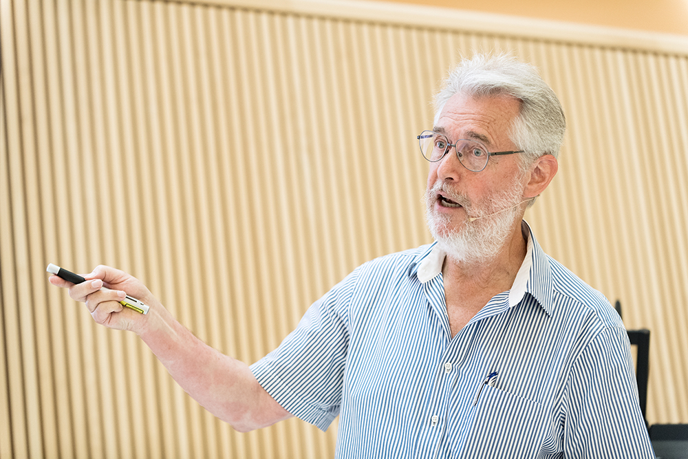 Dr. Roland Kunz presented interesting facts about the history of the building.